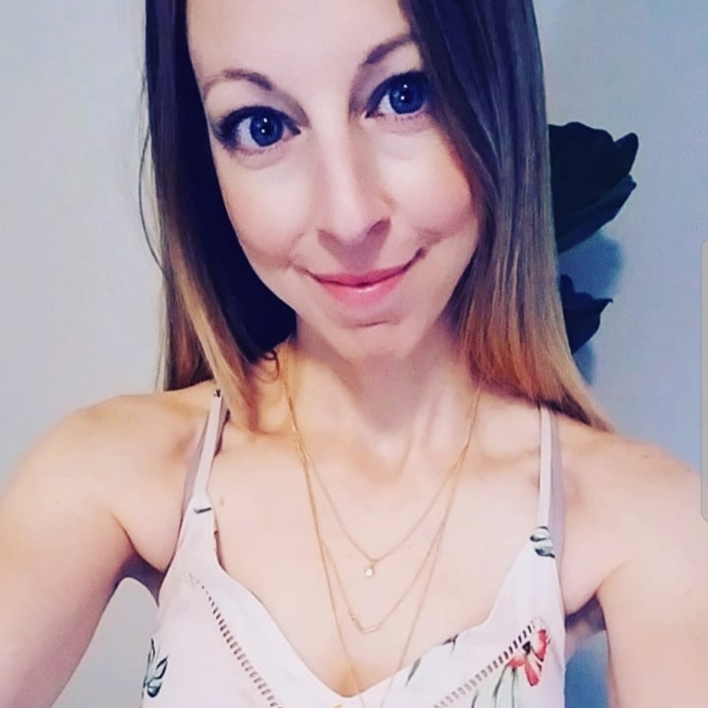 Meet your Posher, Leslie